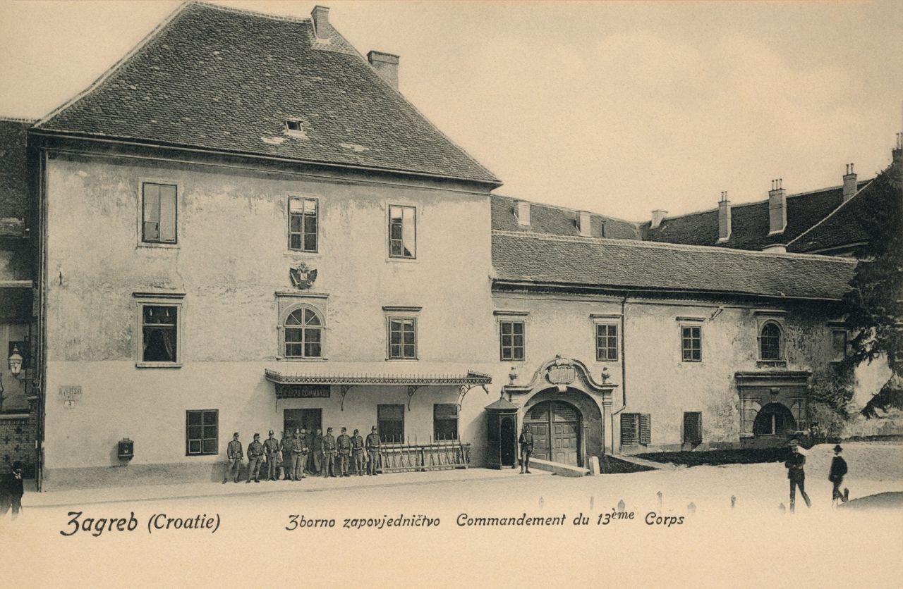 Jezuitski trg, oko 1905. godine. Zborno zapovjedništvo XIII. k.u.k. Armeekorps – Agram, (današnja galerija Klovićevi dvori)